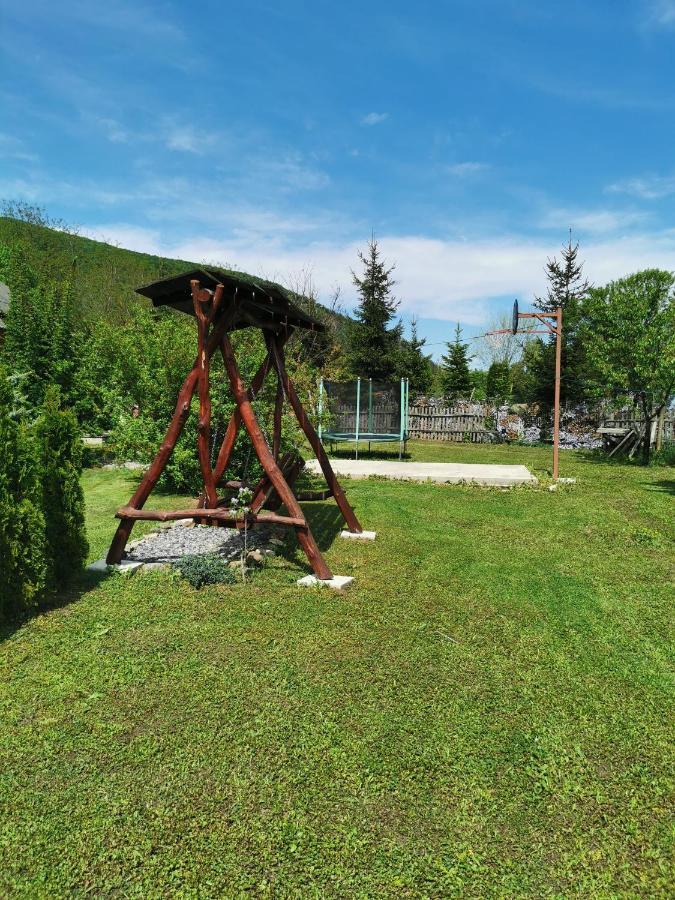 The Wooden House Villa Moldovenesti ภายนอก รูปภาพ
